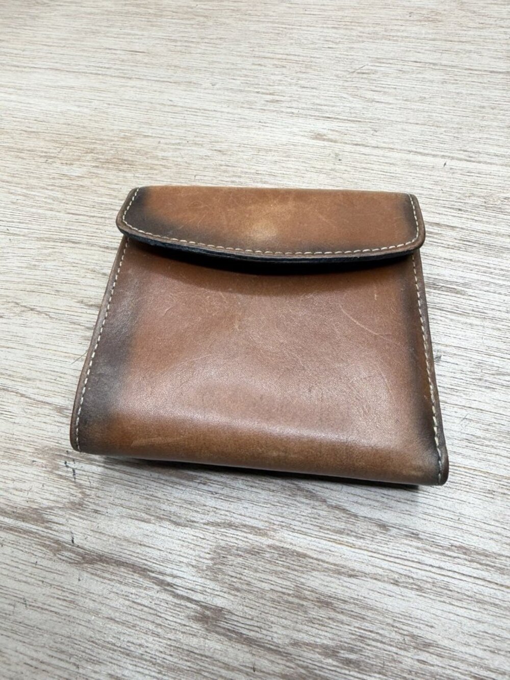 Patricia Nash Reiti Bifold Heritage Vintage Inspired Brown Leather Kisslock